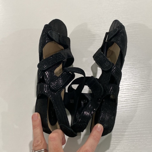 Earthies nova nova black suede strap sandals shoes size 8.5 - Picture 8 of 9